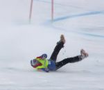 ski La belle glissade d'un juge de porte pendant un slalom géant