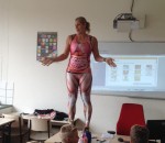 professeur eleve Une prof de bio se déshabille en cours