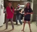 watch papa Un papa vidéobombe ses filles en train de danser