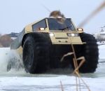amphibie vehicule Le véhicule tout-terrain russe Sherp ATV