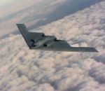 avion vol B-2 Stealth Bomber en vol