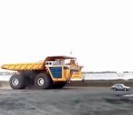 vs voiture Camion minier de 450 tonnes vs Voiture