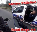 moto police route Des policiers grillent un feu rouge et coupent la route à un motard