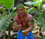 coco polynesie Éplucher et ouvrir une noix de coco