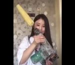 perceuse Une fille mange du maïs avec une perceuse (Fail)
