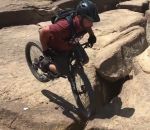velo chute cycliste Un cycliste frôle la mort au bord d'une falaise
