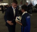 football euro antoine Antoine Griezmann remet un ballon au fils du policier tué à Magnanville 