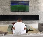football match Karim Benzema devant le match des Bleus