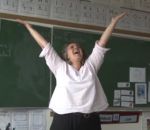 neige Une enseignante chante « Libérée des livrets »