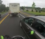 police motard Un motard se venge d’une  conductrice dangereuse