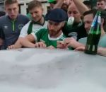 football Des supporters irlandais réparent une voiture (Euro 2016)
