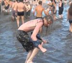 eau homme Gollum aperçu dans un festival polonais