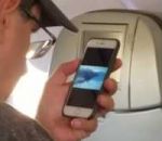 avion passager decollage Il regarde une vidéo du 11 septembre 2001 pendant le décollage