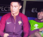 coup football genou Ronaldo tape du poing sur Adrien Silva