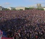 supporter chant Viking Clap de 20 000 supporters islandais