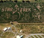 champ Un labyrinthe Star Trek dans un champ de maïs 