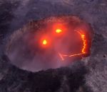 volcan cratere sourire Un volcan sourit