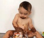 bebe enfant Un bébé fan de Nutella