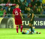 simulation pied Le pied du footballeur Kamil Glik fait des miracles