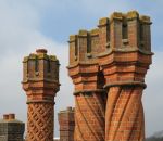 tudor Des cheminées de briques impressionnantes