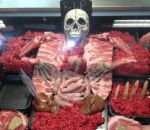 halloween squelette Halloween dans une boucherie