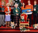 cire pull La famille royale Britannique en tenue de Noël