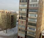 evasion immeuble Un Russe s'échappe du 6e étage à l'aide de draps noués
