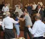 professeur danse Un ancien député suisse un peu lourd avec une prof de fitness