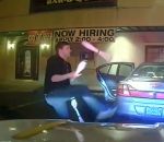conducteur voiture Un automobiliste prouve à des policiers qu'il est sobre en jonglant