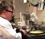 restaurant cuisine Technique ultime de retournage de crêpe