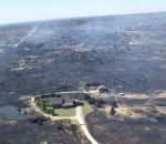 foret feu La garde nationale du Kansas sauve une maison d'un feu de forêt