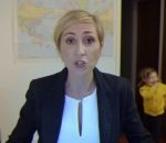 enfant femme videobomb Parodie de l'interview BBC version femme