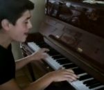 reprise piano Raffi Arto interprète « My babe » au piano
