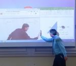 professeur videoprojecteur Un prof de maths fait un poisson d'avril (2017)