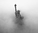 brouillard liberte Statue de la Liberté dans le brouillard