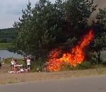 feu incendie flamme Départ d'incendie à cause d'un barbecue