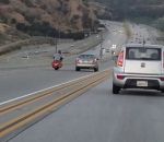 accident voiture autoroute Road Rage entre un motard et un automobiliste (Santa Clarita)