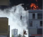 feu incendie Un grutier sauve un ouvrier bloqué dans un incendie