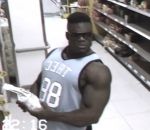camera magasin surveillance Un bodybuildeur découvre qu’il est filmé