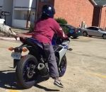 parking moto lancer Lancer de chaussure à moto