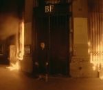 feu france Un artiste russe met le feu à la Banque de France 