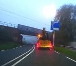 pont accident pelleteuse Tracteur vs Viaduc trop bas (Pays-Bas)