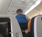 passager avion 8 heures d'avion avec un enfant qui crie