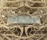 horloge mecanique Une horloge mécanique écrit l'heure toutes les minutes
