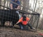 cage fail liberation Libérer un porc féral d'une cage (Floride)