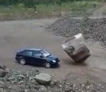 alarme voiture rocher Voiture vs Rocher de 50 tonnes