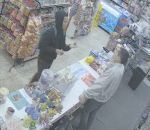 braquage magasin voleur Des voleurs neutralisent un braqueur dans une supérette