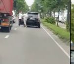 conducteur rage Audi A3 vs Range Rover à Bruxelles (Road Rage)