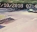 voiture chute collision George Clooney à scooter percute violemment une voiture à l'arrêt (Sardaigne)