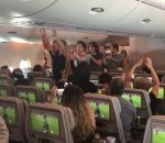 russie 2018 Fêter la victoire de l'équipe de France dans un avion à 40 000 pieds